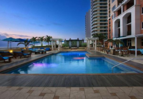 Marriott BeachPlace Towers Luxury Guest Room Sl